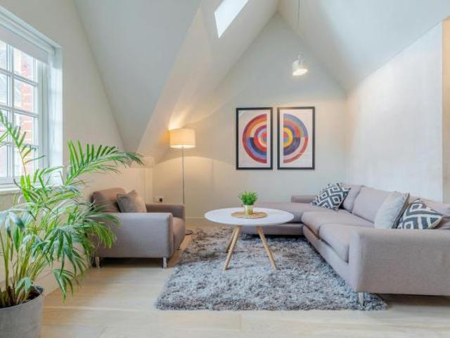 3 Bedroom Apartment London London 88845783