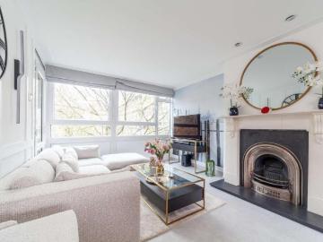 3 Bedroom Apartment London London 97607690