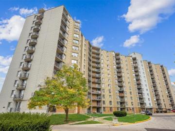 Lockwood Park, London, Ontario - Parking