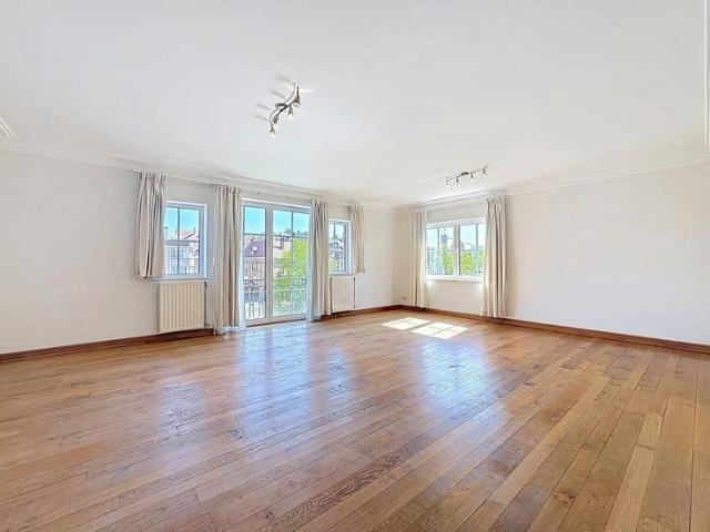 3 Bedroom Apartment – parking Roodebeek District