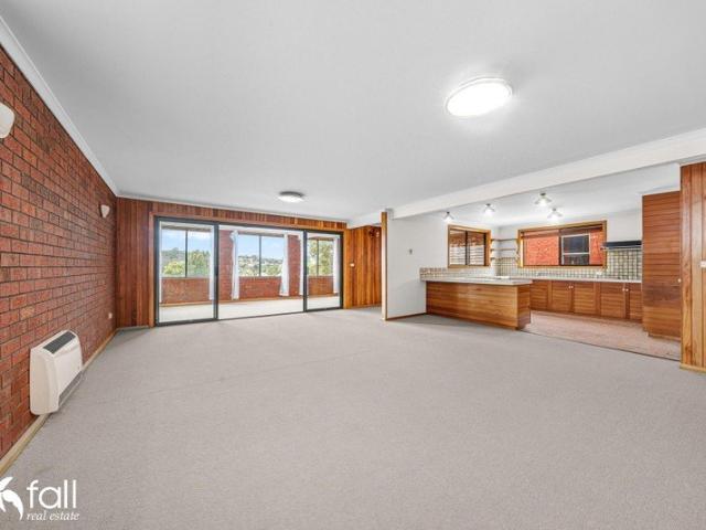 3 Bedroom Apartment Perfectly Positioned On The North Hobart Strip!