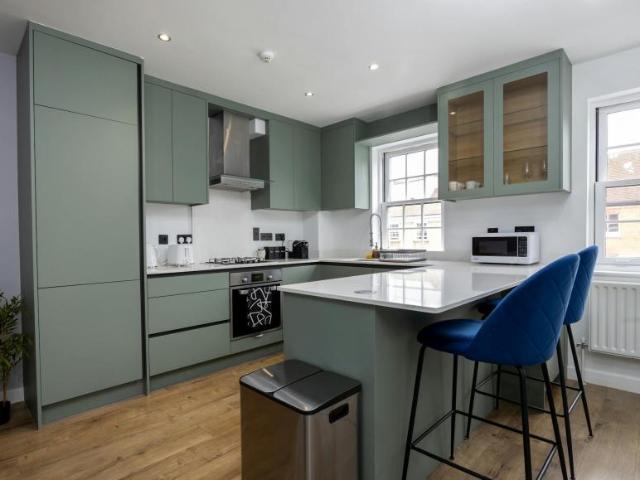 3 Bedroom Apartment Reading Reading 101221845