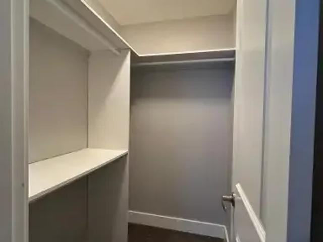 3 Bedroom Apartment Regina SK 105198629