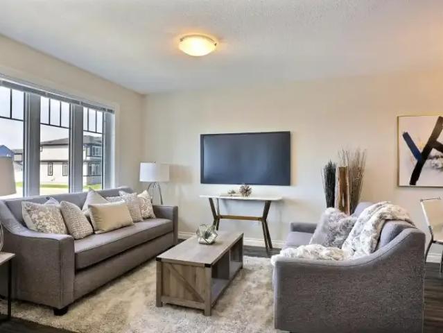 3 Bedroom Apartment Regina SK 106031310