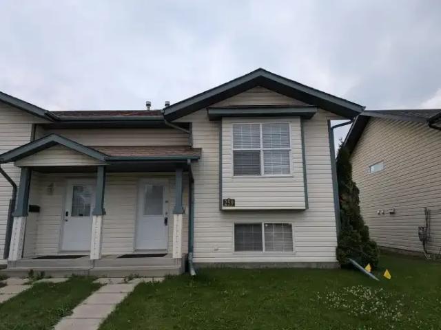 3 Bedroom Apartment Red Deer AB LS105248867