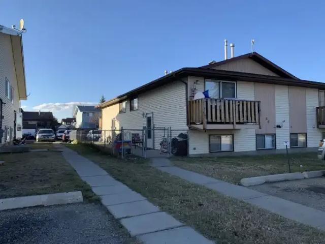 3 Bedroom Apartment Red Deer AB 104957336