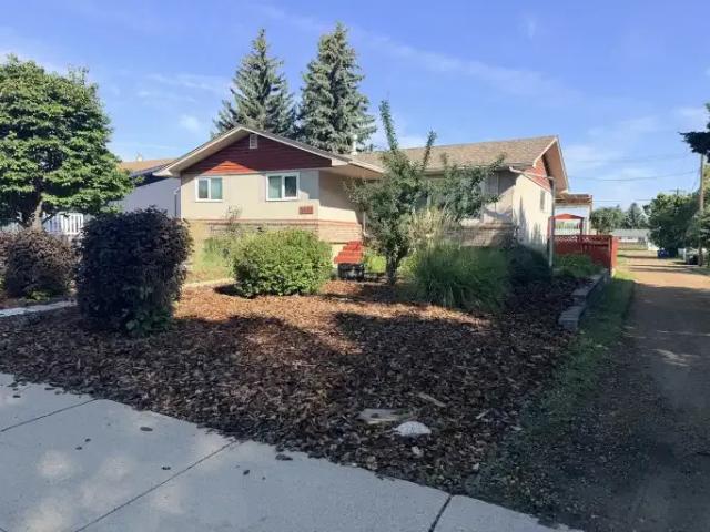 3 Bedroom Apartment Red Deer AB 105071852