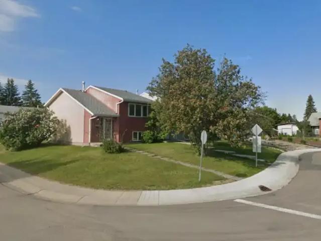 3 Bedroom Apartment Red Deer AB 105100578