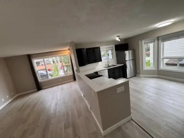 3 Bedroom Apartment Red Deer AB 105505722