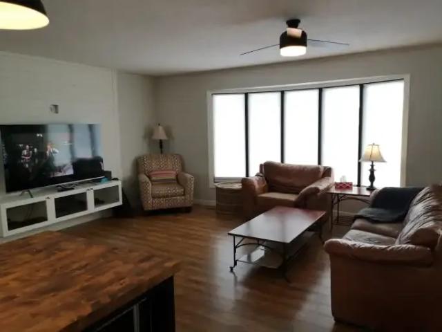 3 Bedroom Apartment Red Deer AB 106118160