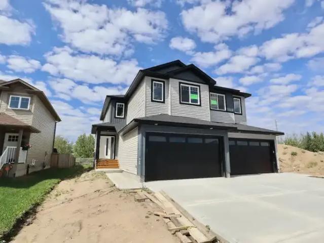 3 Bedroom Apartment Redwater AB 105643358
