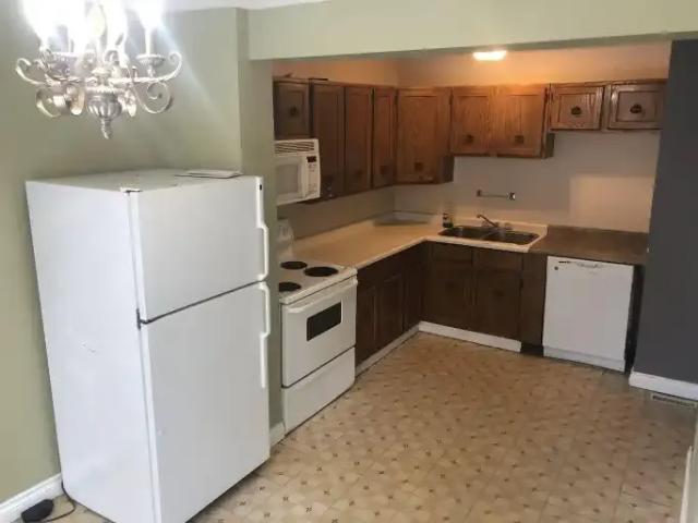 3 Bedroom Apartment St. Albert AB 104957159