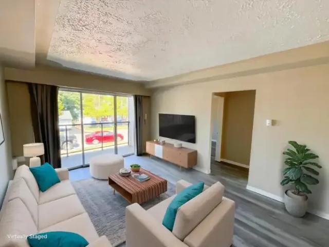3 Bedroom Apartment Surrey BC 105905131