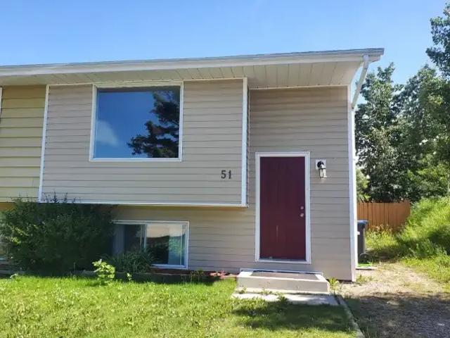 3 Bedroom Apartment Sylvan Lake AB 104362661