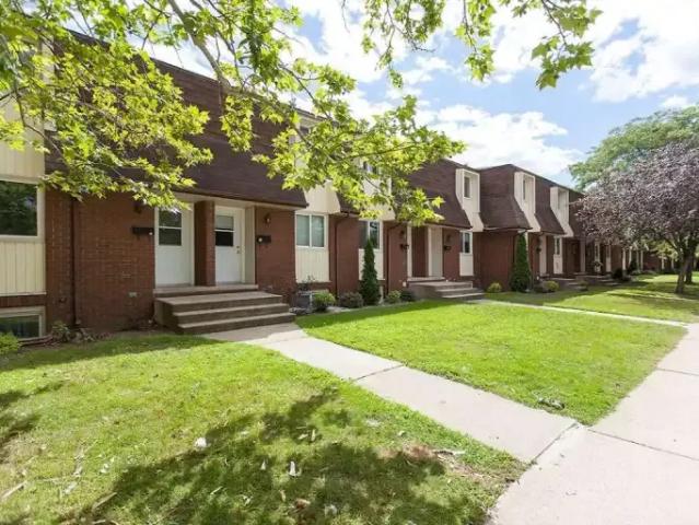 3 Bedroom Apartment Sarnia ON LS104141069