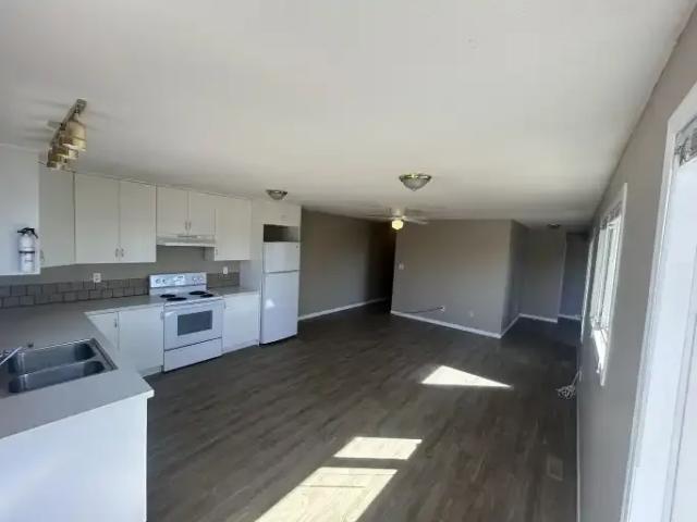 3 Bedroom Apartment Shaughnessy AB 105226608