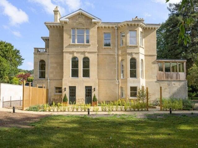 3 Bedroom Apartment Somerset Somerset 106094120