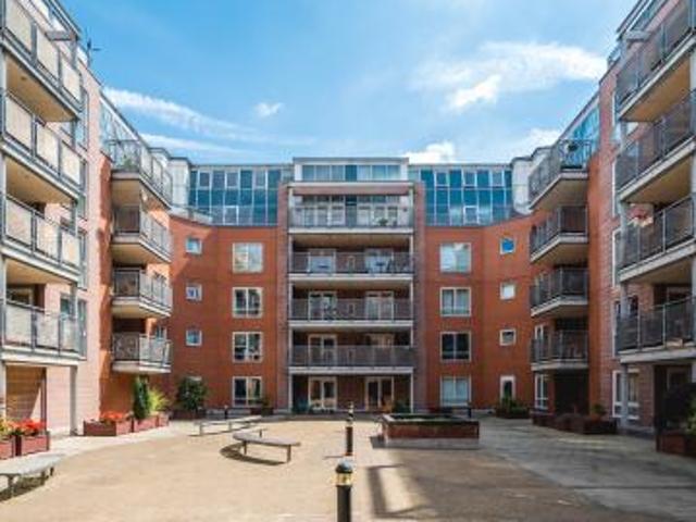 3 bedroom Apartment To Let