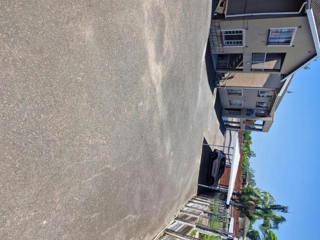 3 Bedroom Apartment To Let in Umhlatuzana