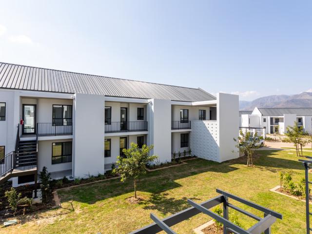 3 Bedroom Apartment To Let in Val de Vie Estate