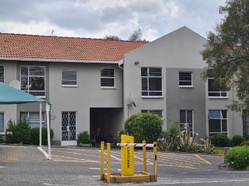 Apartment to rent in Vorna Valley - Parking