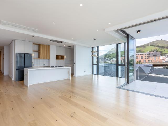 3 Bedroom Apartment To Let in Waterfront