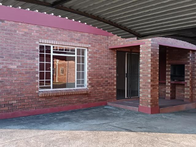 3 Bedroom Apartment To Let in Waterval East