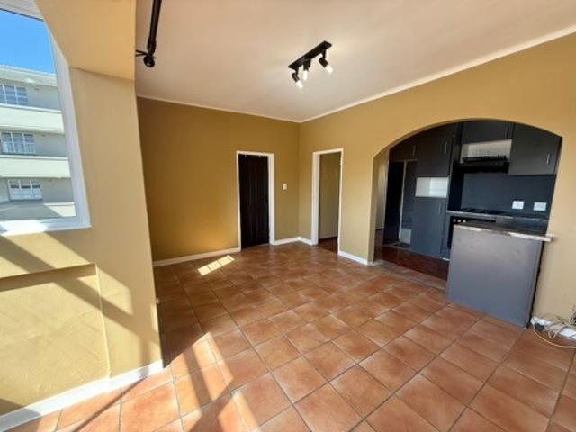 3 Bedroom Apartment To Let in Zonnebloem