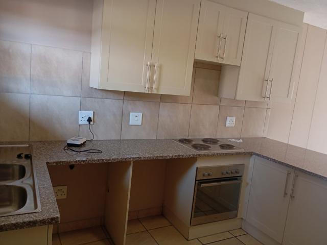 3 Bedroom Apartment To Let in Annlin Wes