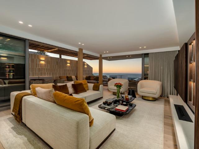 3 Bedroom Apartment To Let in Bantry Bay