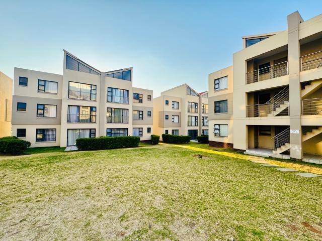 3 Bedroom Apartment To Let in Beverly, Lonehill