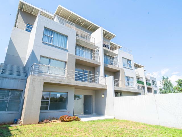 3 Bedroom Apartment To Let in Broadacres