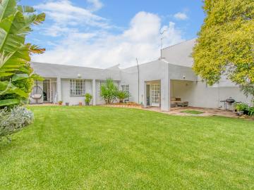 3 Bedroom Apartment To Let in Bryanston