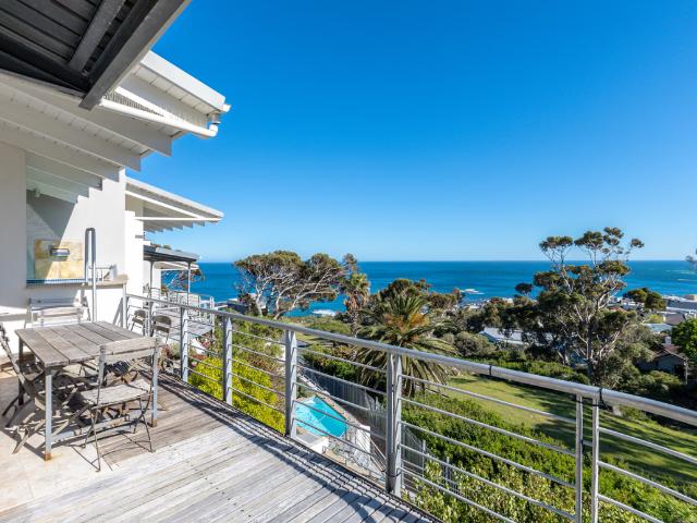3 Bedroom Apartment To Let in Camps Bay