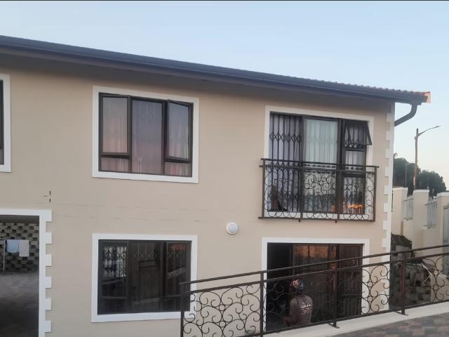 3 Bedroom Apartment To Let in Clayfield