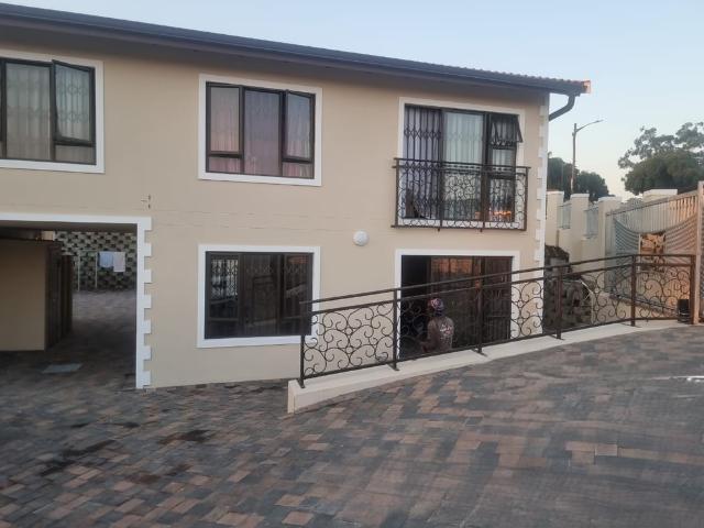 3 Bedroom Apartment To Let in Clayfield
