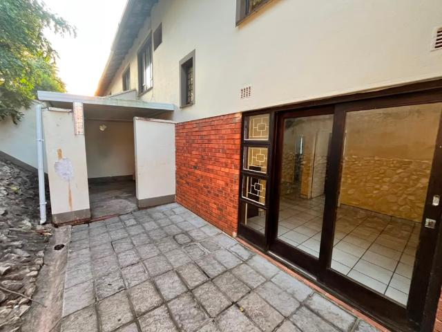 3 Bedroom Apartment To Let in Fairview