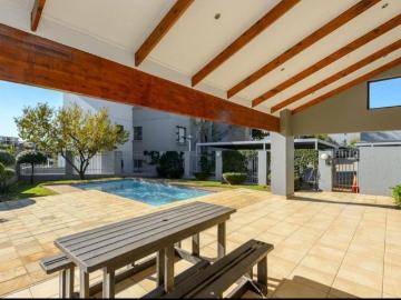 3 Bedroom Apartment To Let in Greenstone Hill | Waterfall Properties