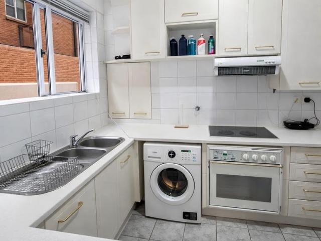 3 Bedroom Apartment To Let in Illovo