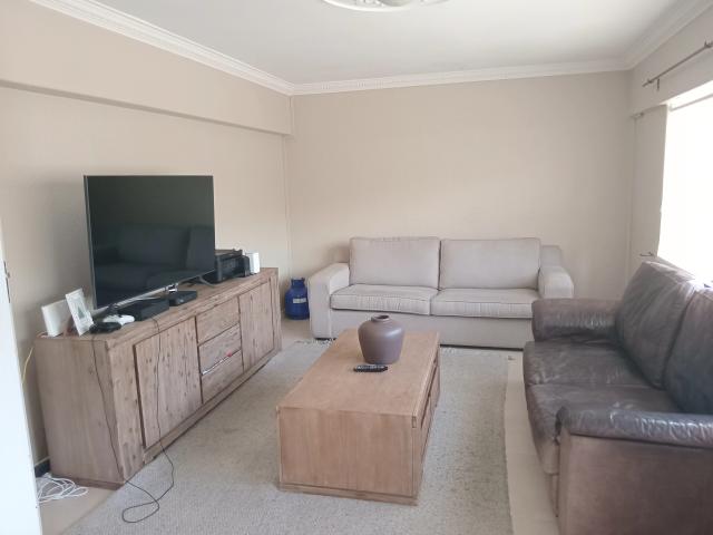 3 Bedroom Apartment To Let in Kenilworth