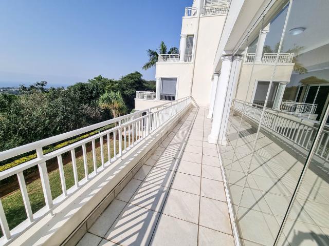 3 Bedroom Apartment To Let in La Lucia