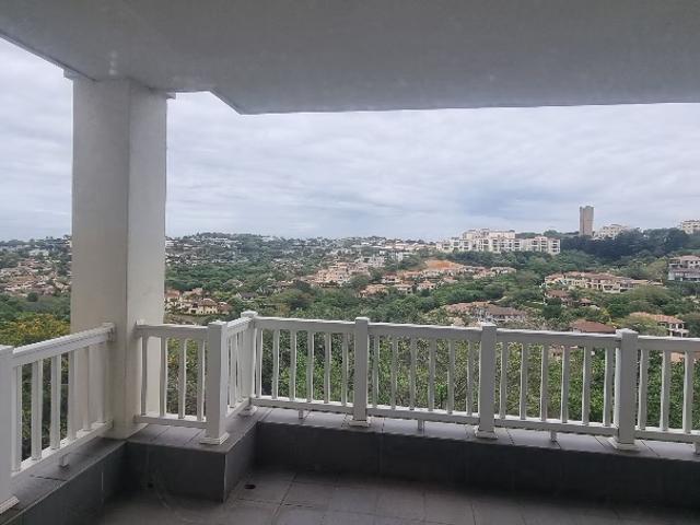 3 Bedroom Apartment To Let in La Lucia