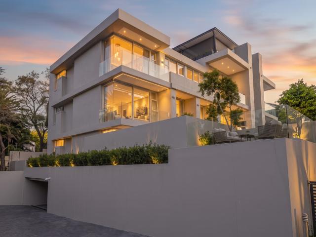 3 Bedroom Apartment To Let in Melrose