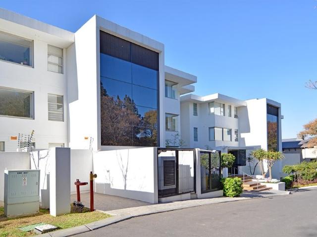 3 Bedroom Apartment To Let in Morningside