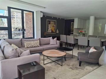 3 Bedroom Apartment To Let in Morningside