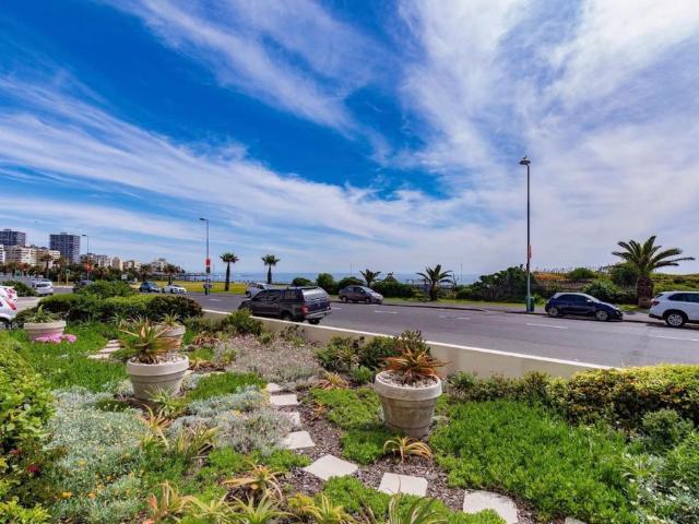 3 Bedroom Apartment To Let in Mouille Point