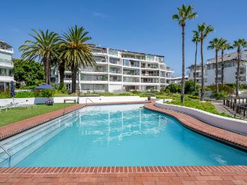 3 Bedroom Apartment To Let in Mouille Point