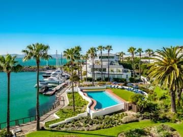 3 Bedroom Apartment To Let in Mouille Point
