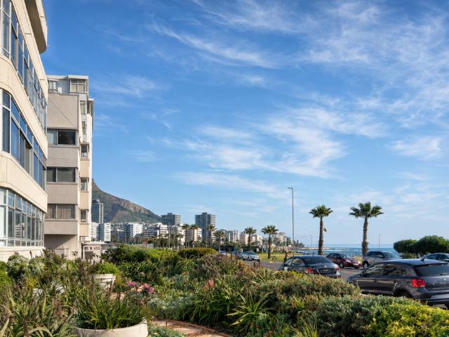 3 Bedroom Apartment To Let in Mouille Point