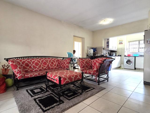 3 Bedroom Apartment To Let in New Market